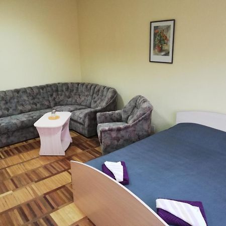 Rooms For Rent On Vokzal Brest Luaran gambar
