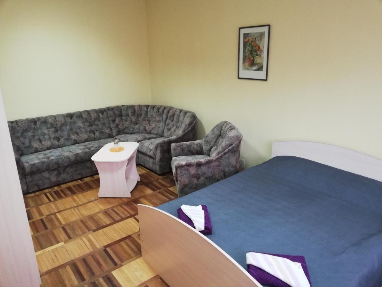 Rooms For Rent On Vokzal Brest Luaran gambar